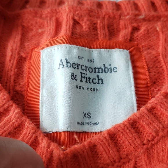Abercrombie and Fitch braided sweater - Picture 3 of 4